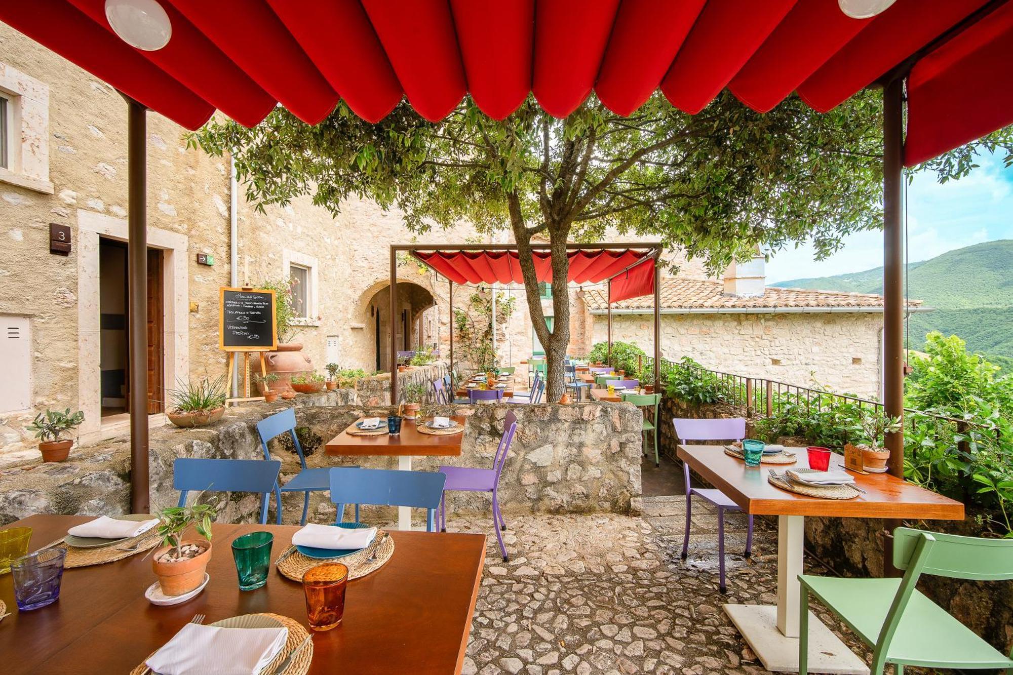 Castello Di Postignano Relais Sellano