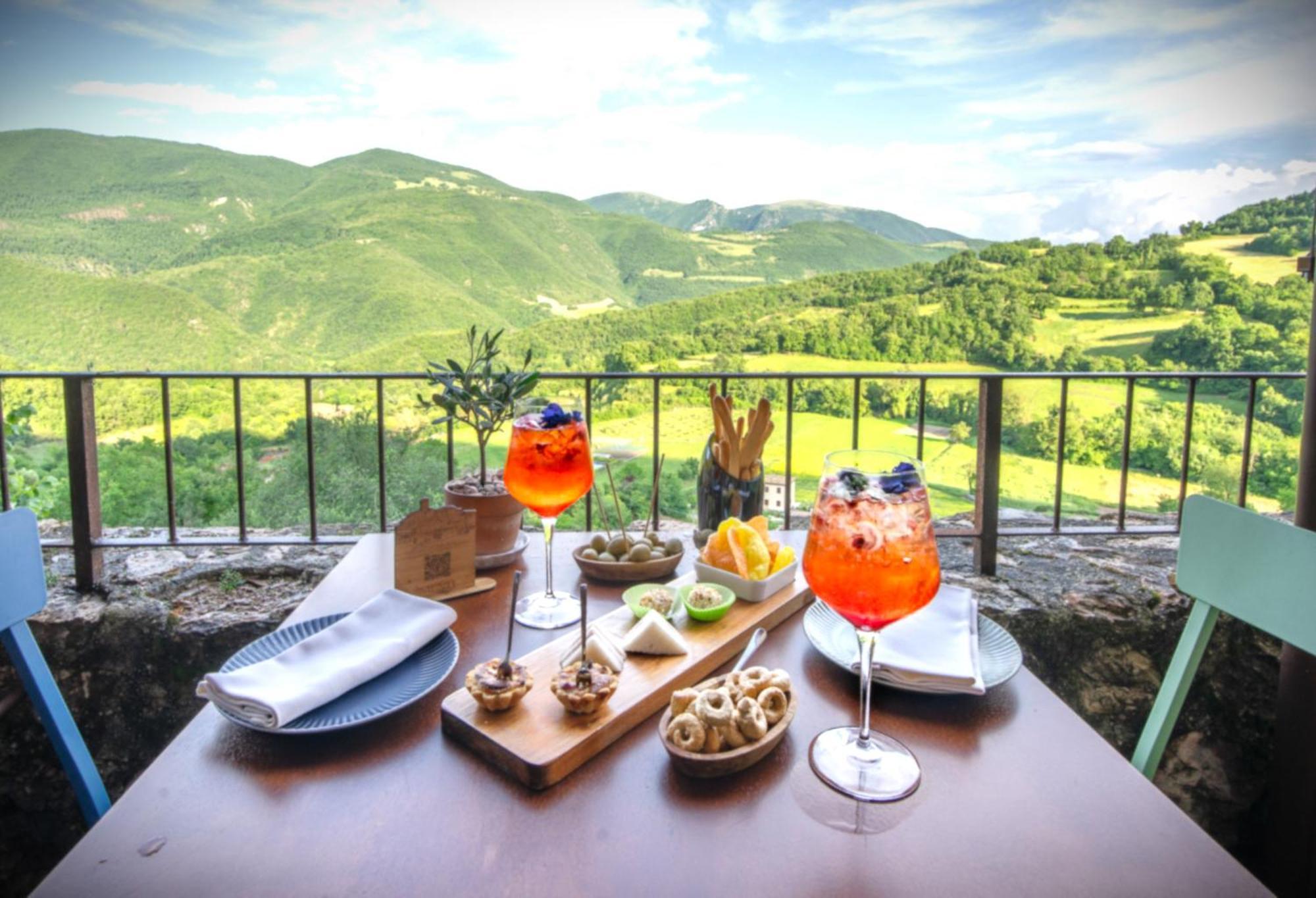 Castello Di Postignano Relais Hotel